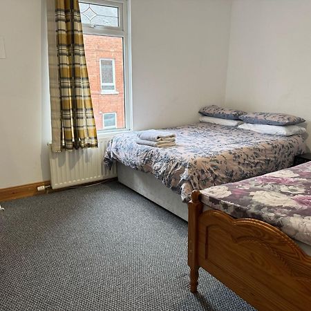 Lovely 2 Bedroom House Close To City Centre Belfast Exterior foto
